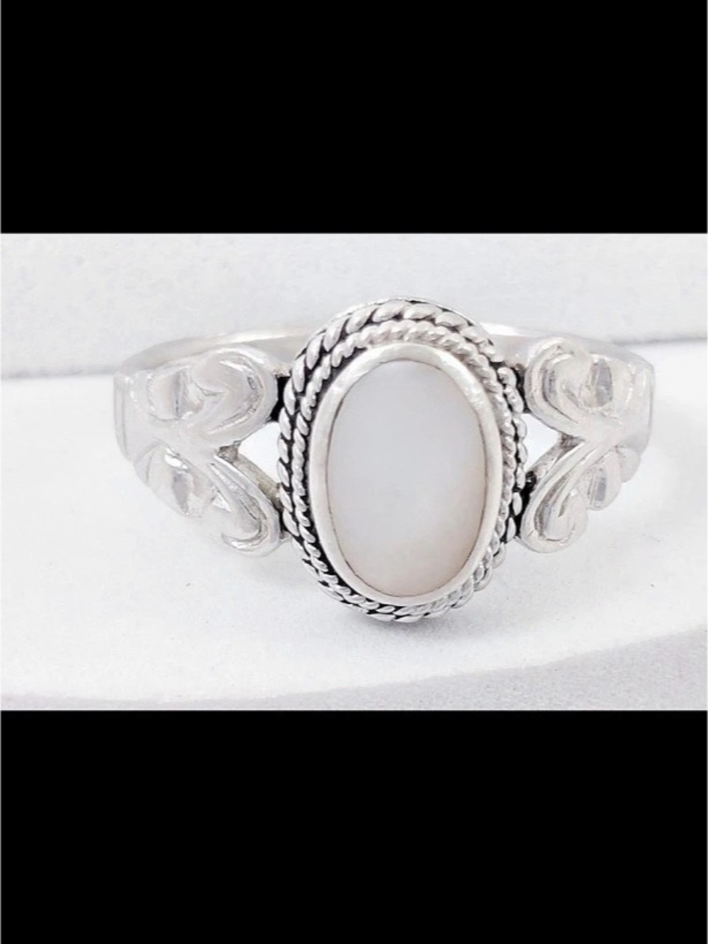 Vintage Sterling Silver Oval Mother of Pearl Ring size 7.5